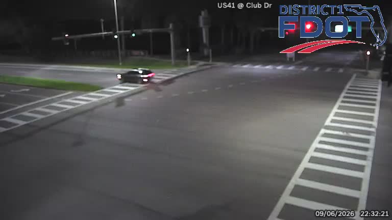 SA US41 @ Pelican Plaza/Club Dr 1070/891