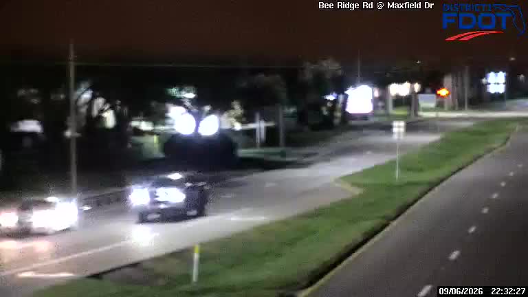 SA Bee Ridge Rd (SR758) @ Maxfield Dr
